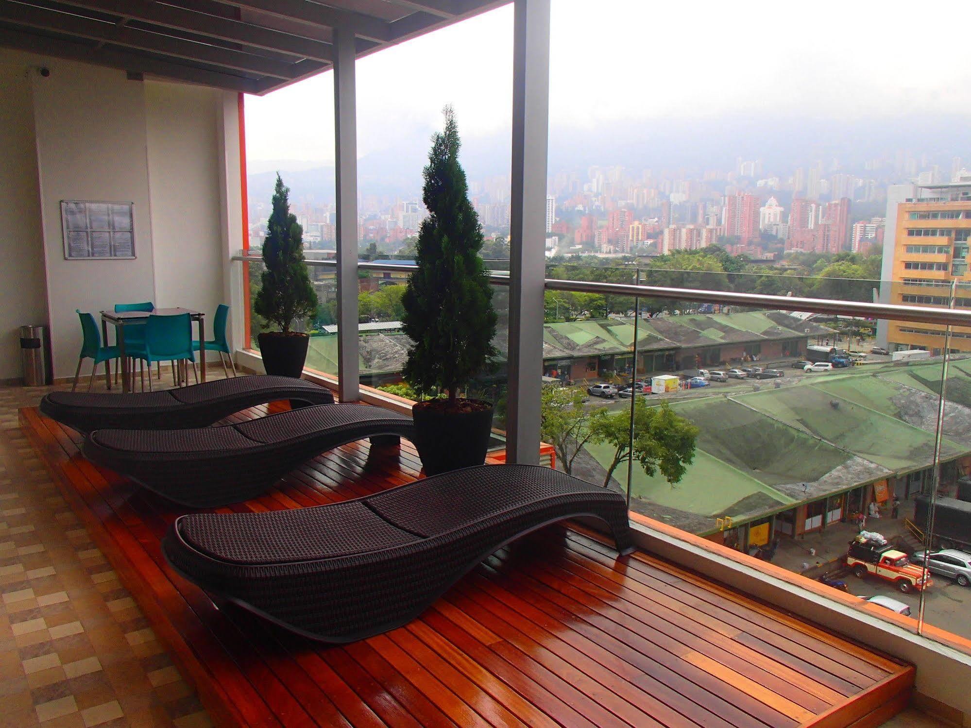 Hotel Sixtina Plaza Medellin Itagui Exterior photo
